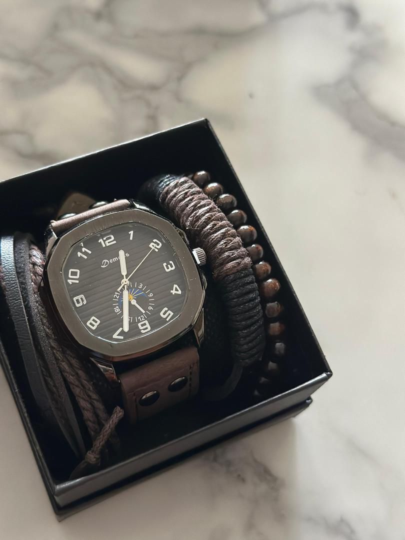 Classic Brown Men’s Quartz Watch & Bracelet Set